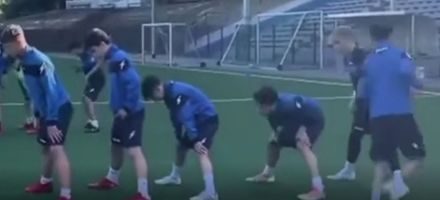Joc de ștafetă – Încălzire fotbal