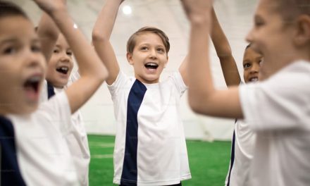 Când un copil se simte iubit de antrenor: motivația care schimbă totul