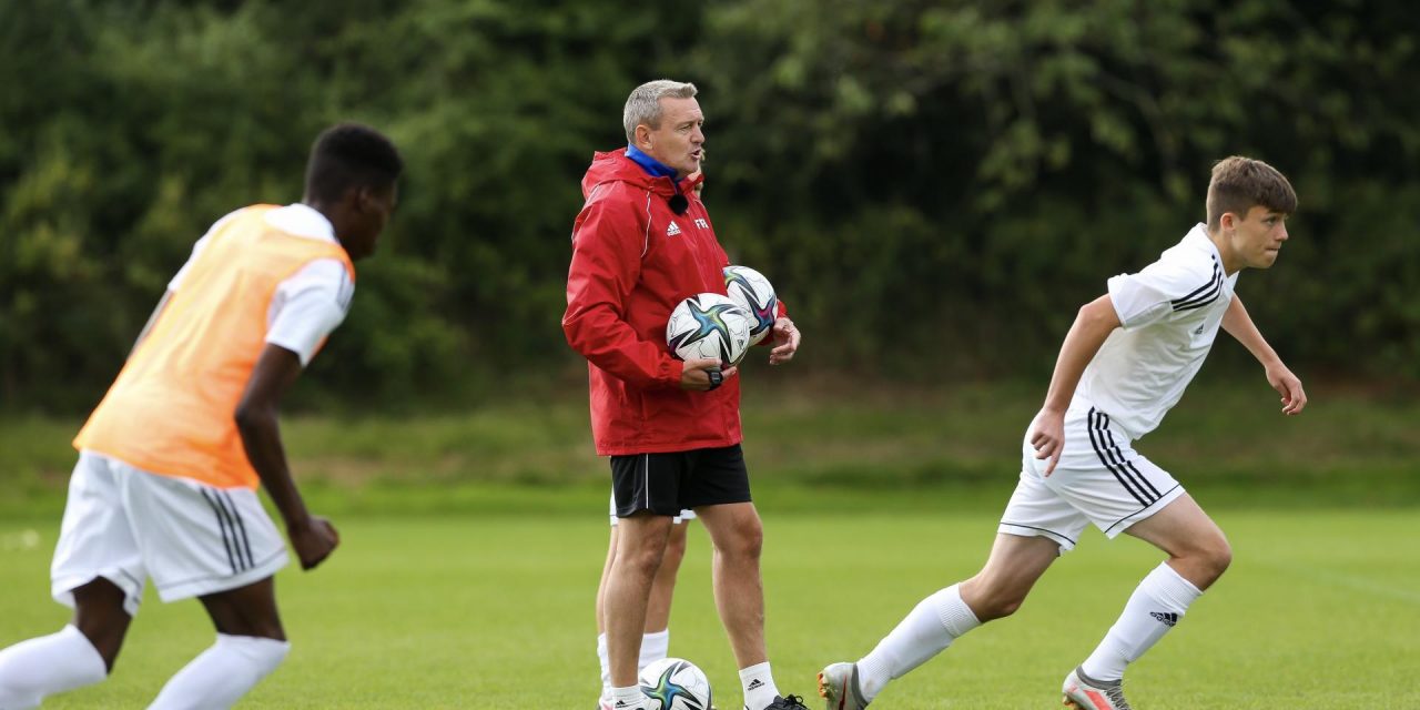 Antrenarea tranzițiilor prin jocuri reduse: de la haos la control